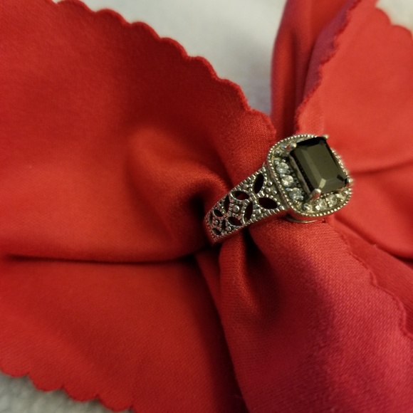 Ring - Picture 2 of 2